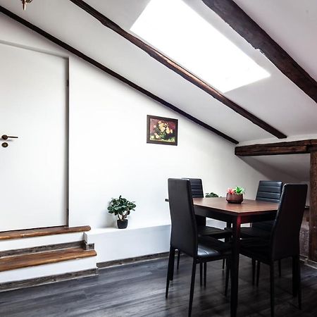 Little Paris Booutique In Old Town Center Brasov Appartement Buitenkant foto