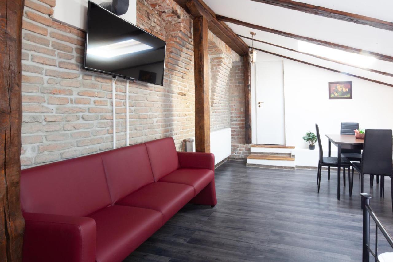 Little Paris Booutique In Old Town Center Brasov Appartement Buitenkant foto