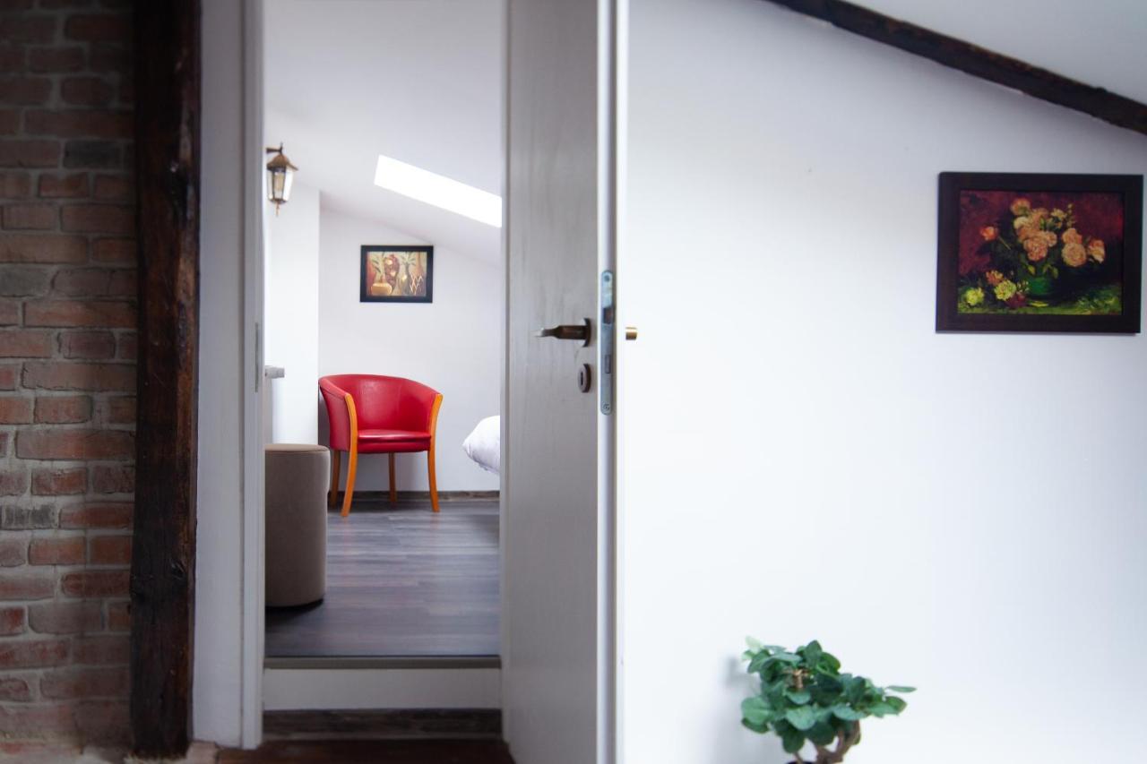 Little Paris Booutique In Old Town Center Brasov Appartement Buitenkant foto