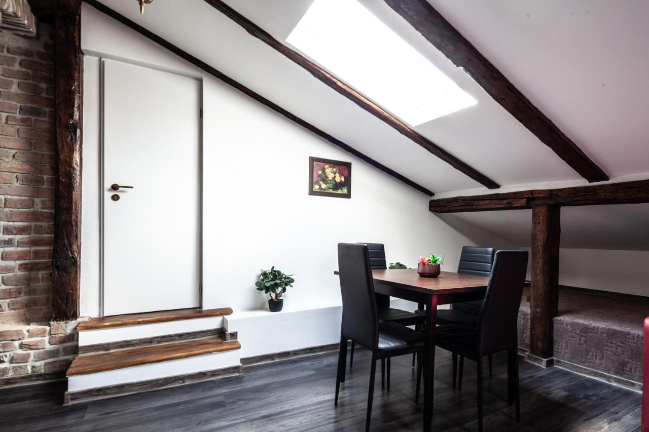 Little Paris Booutique In Old Town Center Brasov Appartement Buitenkant foto