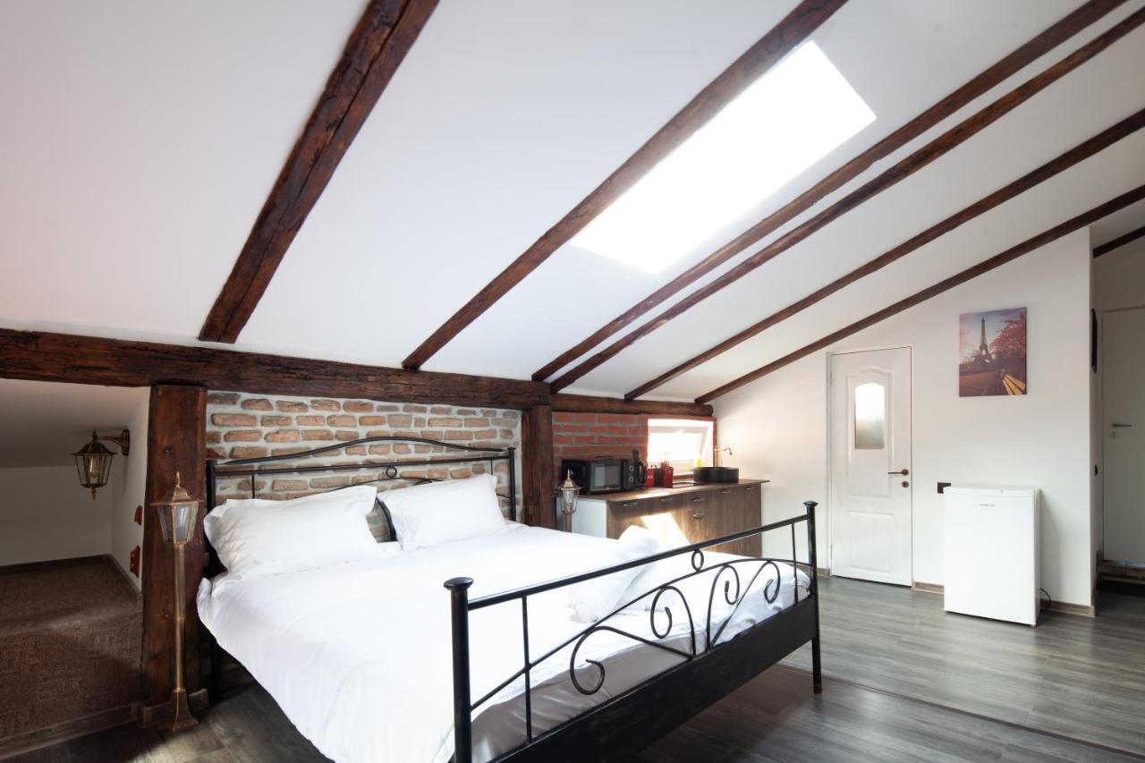 Little Paris Booutique In Old Town Center Brasov Appartement Buitenkant foto