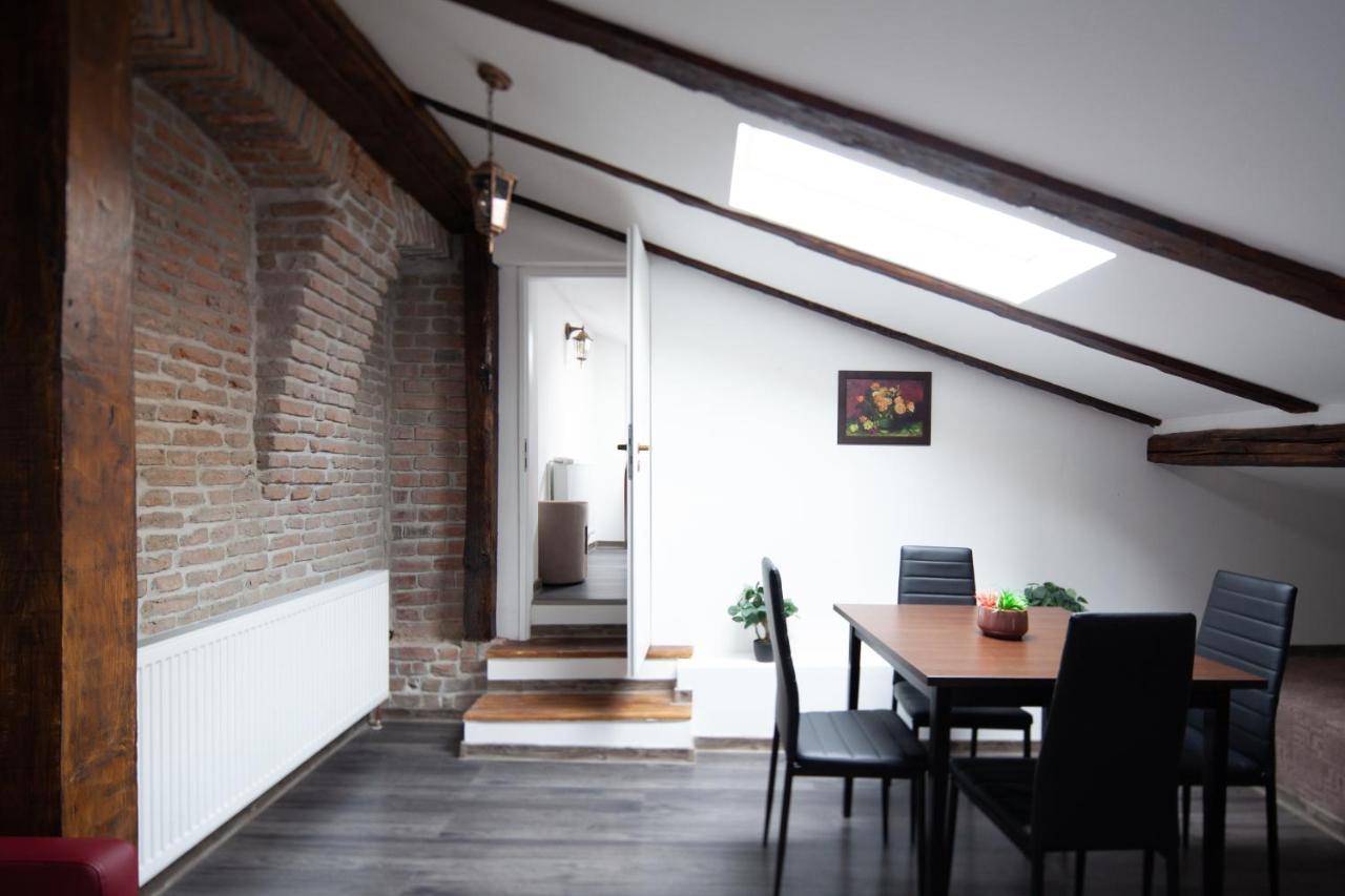 Little Paris Booutique In Old Town Center Brasov Appartement Buitenkant foto